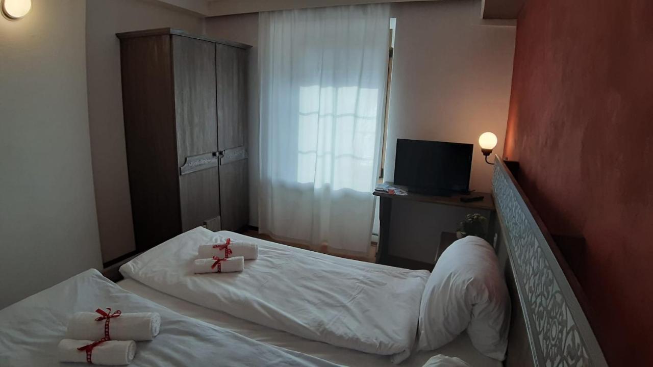 Hotel Post Cunter Biancardi Savognin Exteriör bild